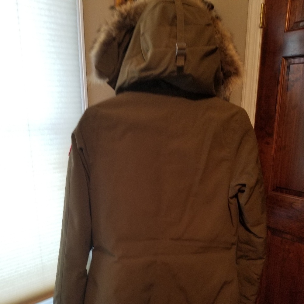 canada goose parka (ladies)  victoria parka